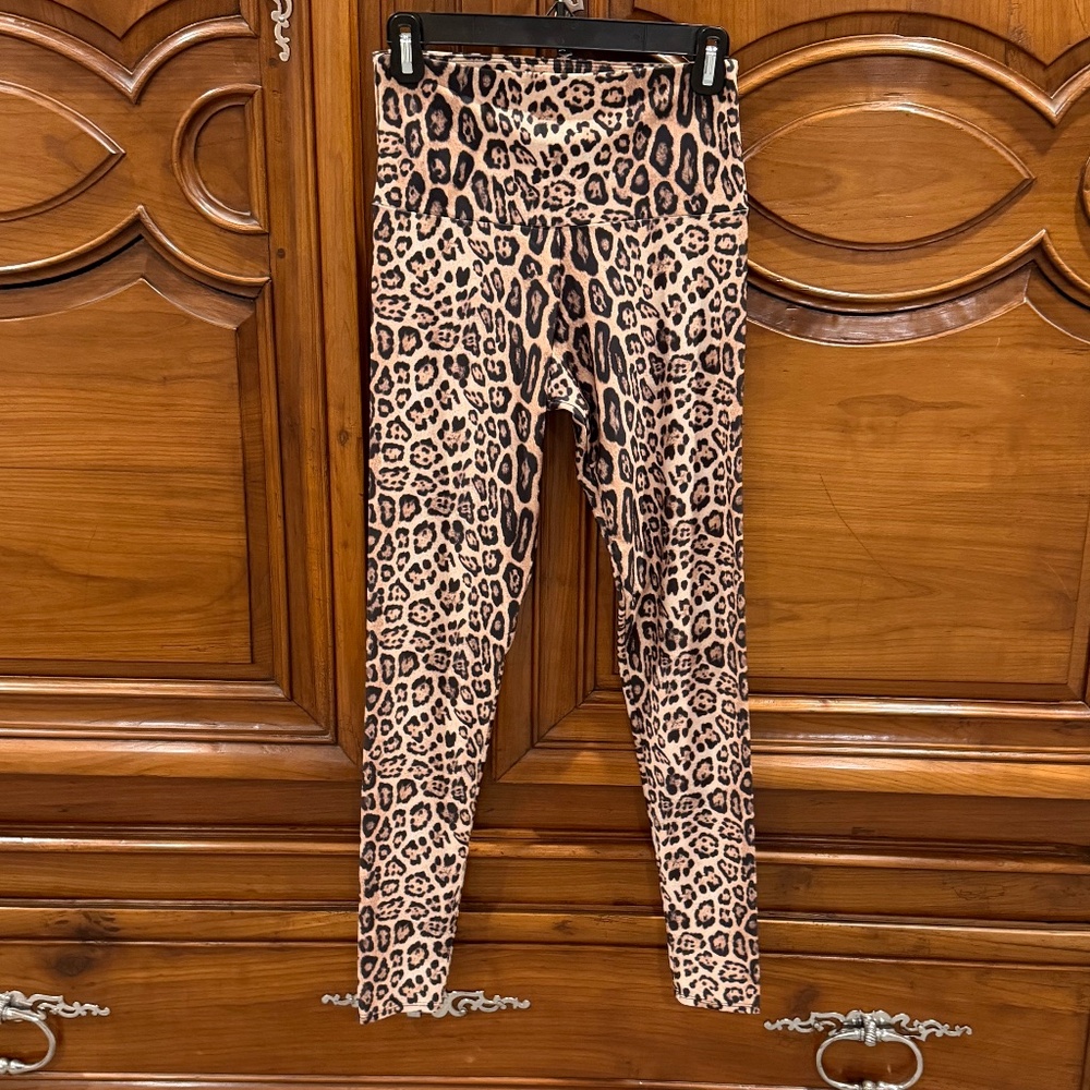 Onzie Leggings Leopard Print Workout Size S/M